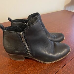 Lucky Brand Black Leather ankle booties size 6